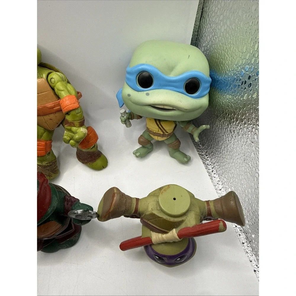 LOT‎ 19 TEENAGE MUTANT NINJA TURTLES ACTION FIGURES
